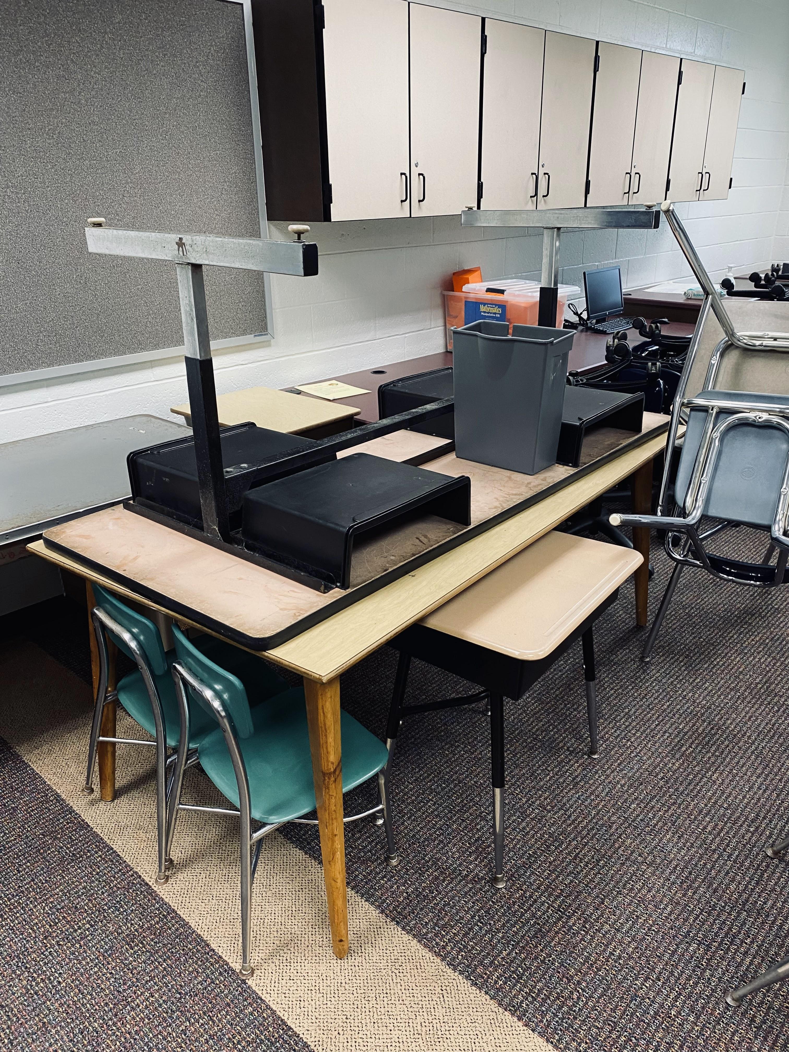 Various Sizes and Quantities Classroom Desks